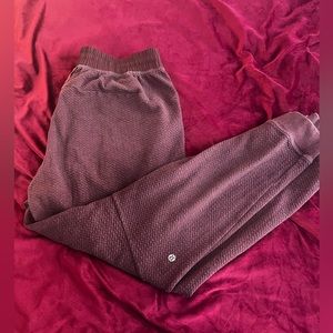 Lululemon tapered leg jogger - Size L